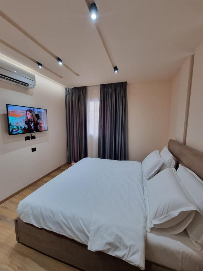 Djakbe Hotel Tirana Esterno foto