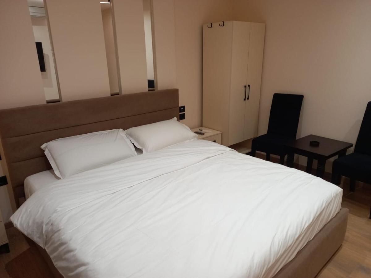 Djakbe Hotel Tirana Esterno foto
